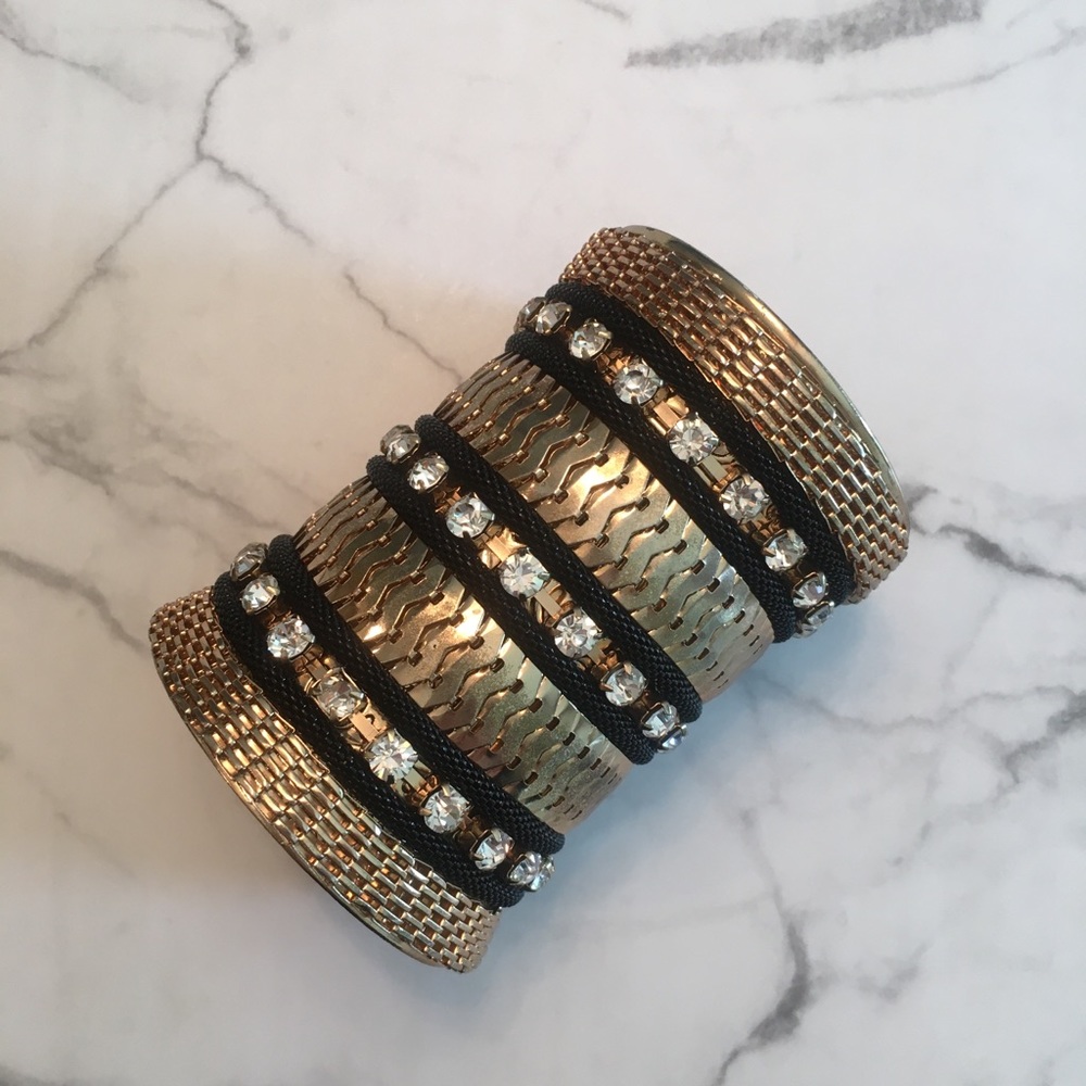 Boutique • Gorgeous Gold/Black cuff bracelet